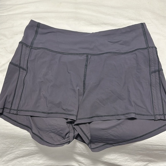 Lululemon shorts with lining - Picture 2 of 4